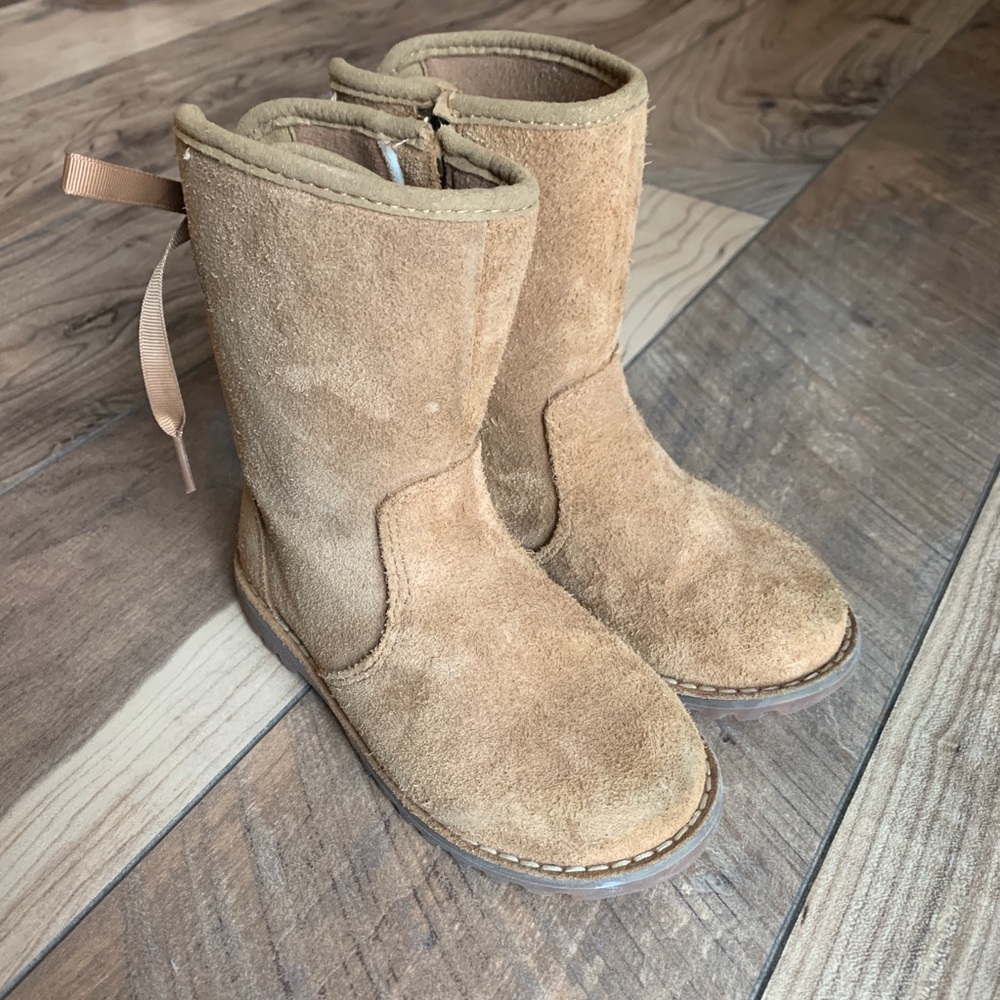 Suede Tan Youth UGG Boots